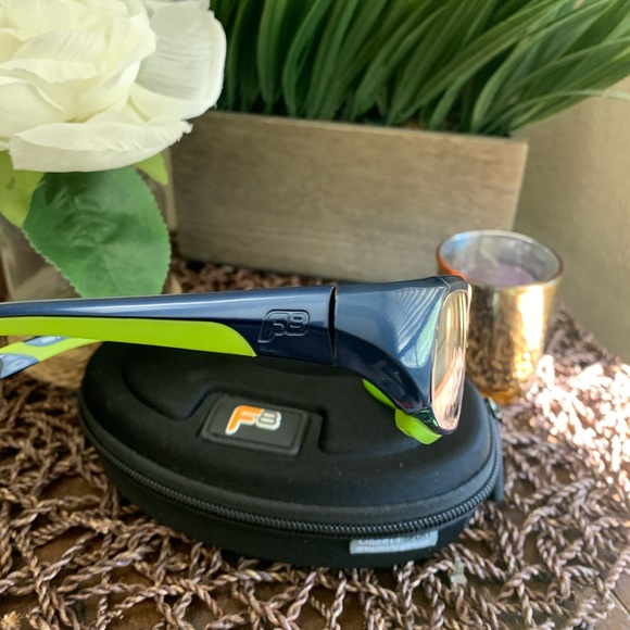 Kids Protective Eyewear with Semi-hard case - Picture 2 of 4